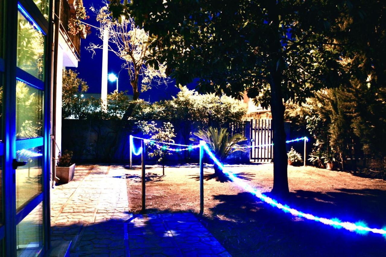 Buenretirope - Confortevoli Appartamentini Con Giardino Pescara Luaran gambar